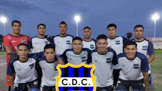 Jugadores de Curupay celebran un gol en partido de la Copa de la Liga capitalina.