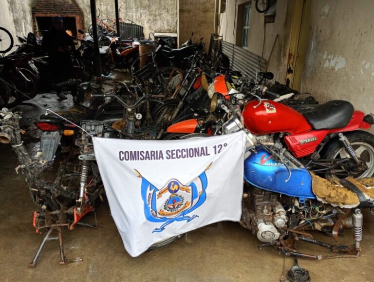 Operativo policial en el barrio Patono de la ciudad de Corrientes