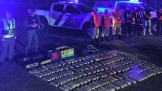Operativo de Gendarmería Nacional en la Ruta 12, Corrientes, con cigarrillos incautados