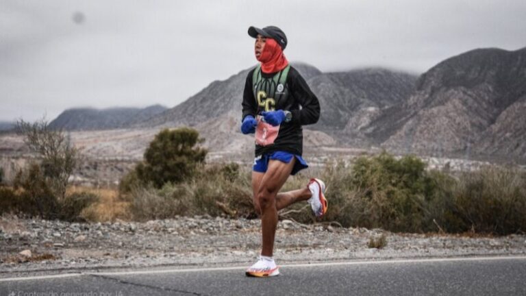 Juan José Toledo, maratonista correntino, entrenando para la Maratón de Boston 2026