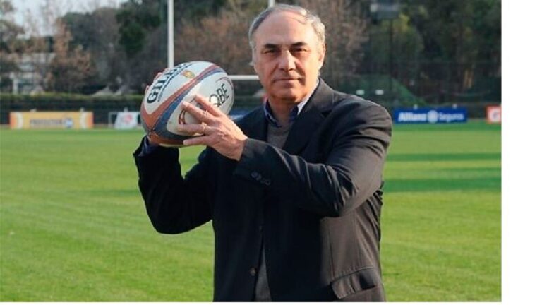 Marcelo Loffreda y Marcelo Bosch, ex jugadores de Los Pumas, posan para una foto.