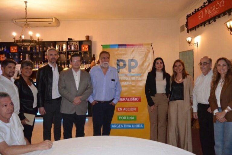 Acto de presentación del Partido Popular Federalista en la Ciudad de Buenos Aires.