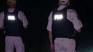 Efectivos de Prefectura Naval durante un operativo de control en zona fronteriza de Corrientes.