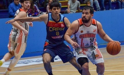 Partido de básquetbol entre Capri de Posadas y Club Básquetbol Córdoba
