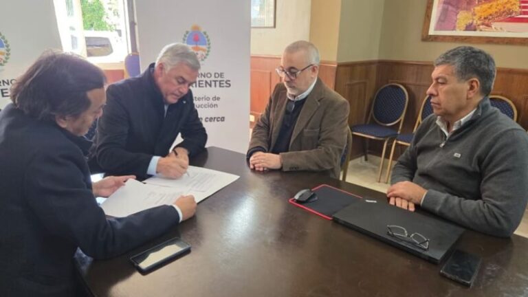 Firma de convenio entre el Ministerio de Producción de Corrientes y Biotoken