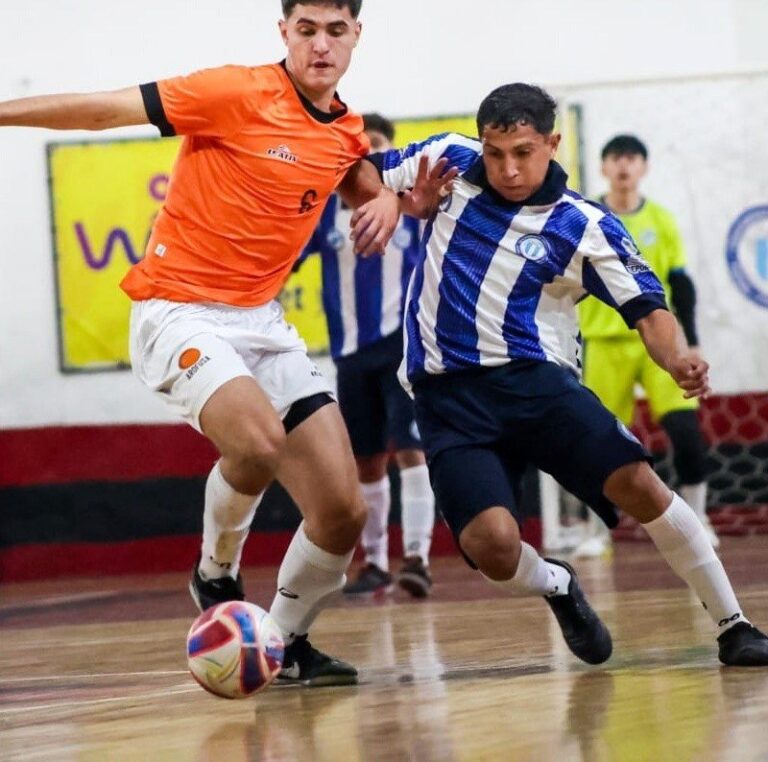 Partido de futsal del Argentino C20 en el estadio de Foot Ball en Esquina
