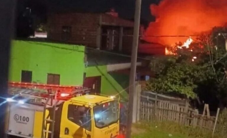Incendio en vivienda de calle Ecuador en Corrientes