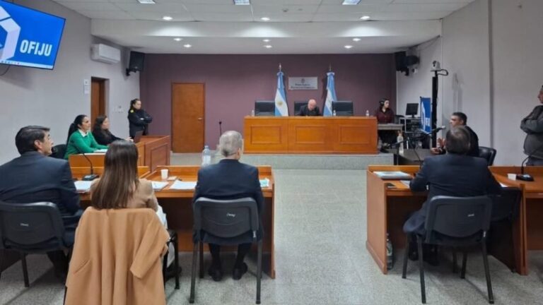 Audiencia judicial por presunta estafa con acusado extraditado
