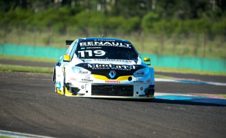 Humberto Krujoski en la primera final del Turismo Carretera 2000 en Termas de Río Hondo