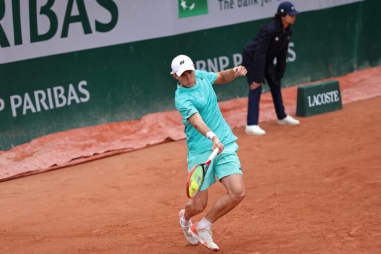 Lautaro Midón durante un partido de tenis en el Challenger de Prostejov