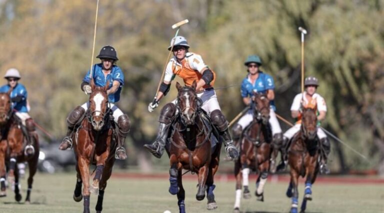 Partido de polo en Makallé
