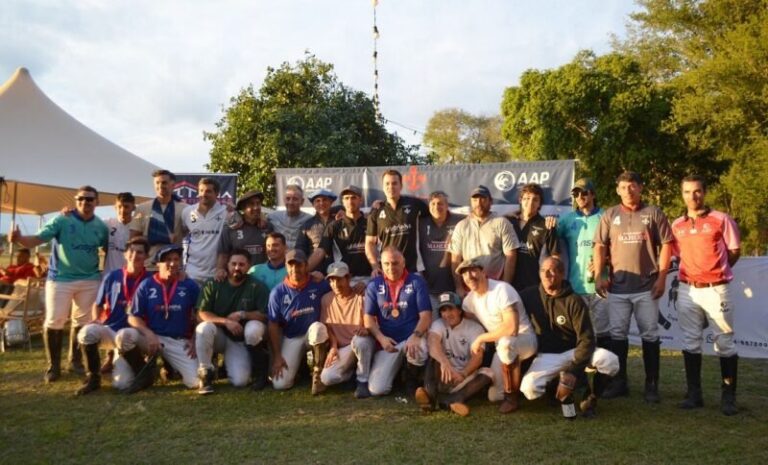 Partido de polo en la Copa 25 de Mayo en el San Antonio Polo Club de Makallé