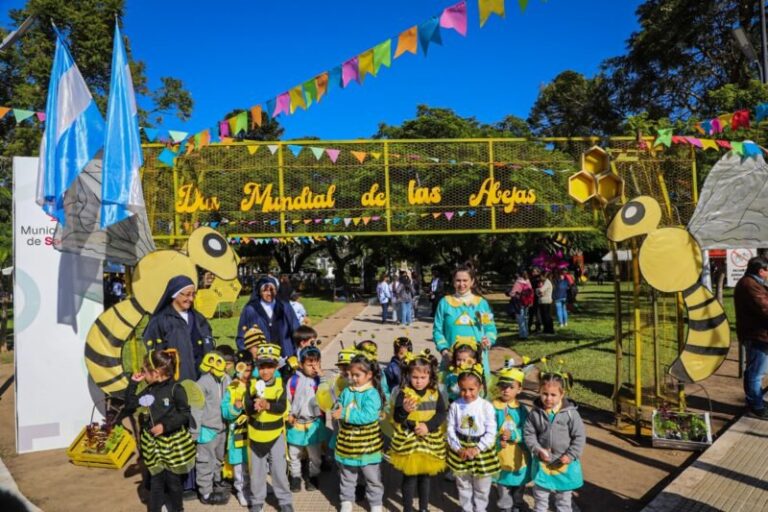 Jornada por el Día Mundial de las Abejas en Saladas