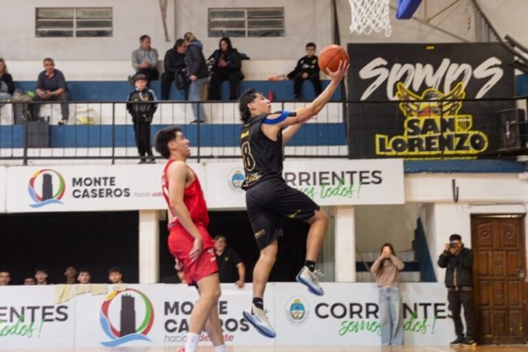 Partido de básquetbol entre San Lorenzo de Monte Caseros y Cultural de Santa Sylvina en el CEF 3
