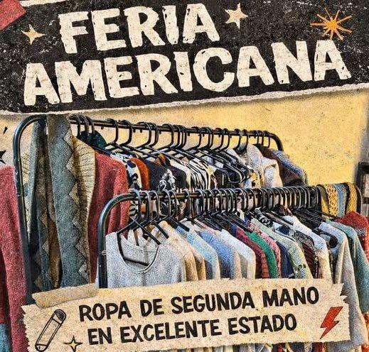 Personas comprando y vendiendo ropa de segunda mano en una feria americana