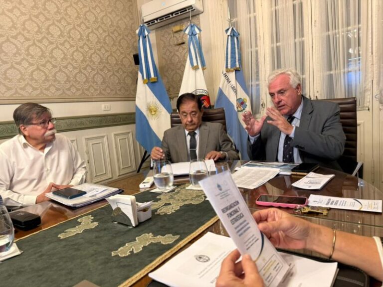 Salón de Acuerdos del Superior Tribunal de Justicia de Corrientes durante la presentación del plan de modernización judicial