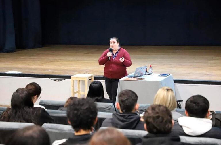 Participantes en la tercera clase del programa Bella Vista Emprende en la Casa de la Cultura de Bella Vista, Corrientes