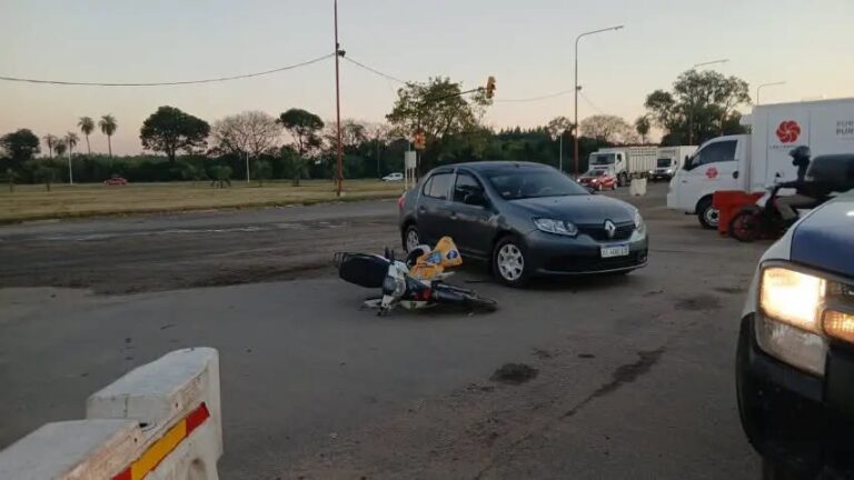 Choque en intersección de Ruta Nacional 12 y avenida Centenario en Corrientes