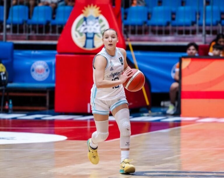 Celina Novatti en el partido de la AmeriCup U18 femenina