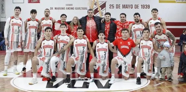 Partido de básquet entre Córdoba y San Martín en el estadio de Córdoba