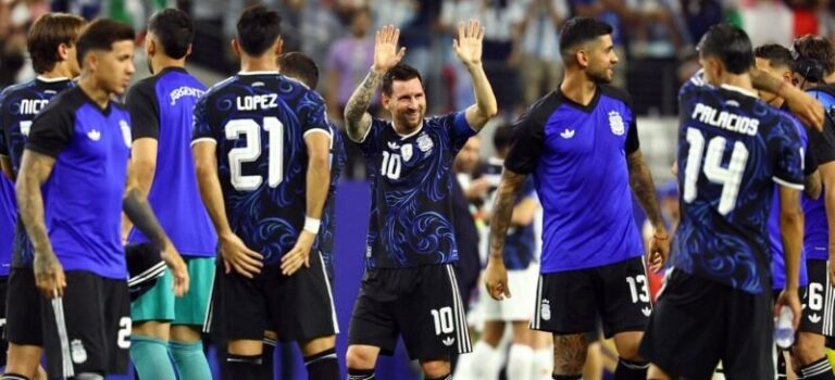 José Manuel López con la camiseta de la Selección argentina durante el partido contra Jordania