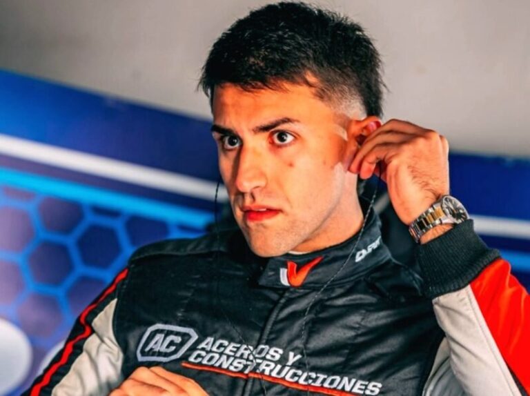 Ignacio Vilas compitiendo en el TC Pista Mouras en el autódromo Roberto Mouras de La Plata