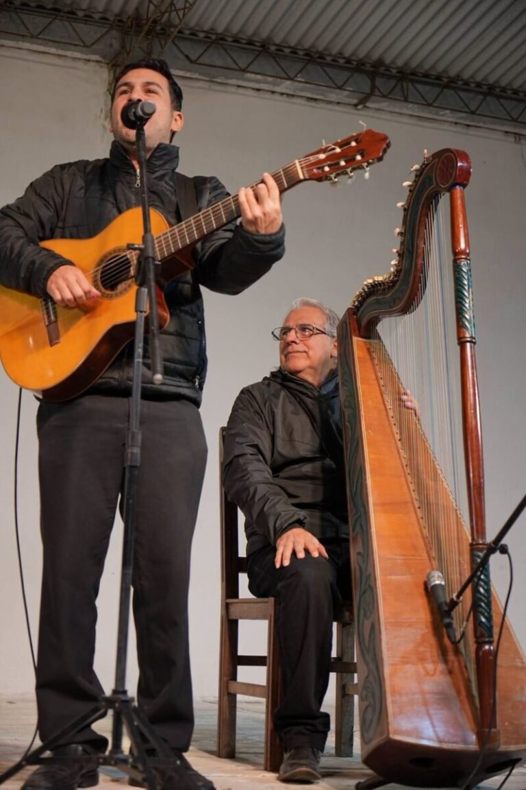Celebración de San Juan Bautista en Corrientes con quema de muñeco y kermes