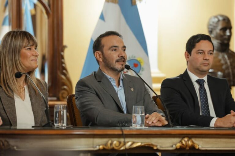 Intendente Guillermo De La Cruz durante el anuncio de la inversión en Virasoro