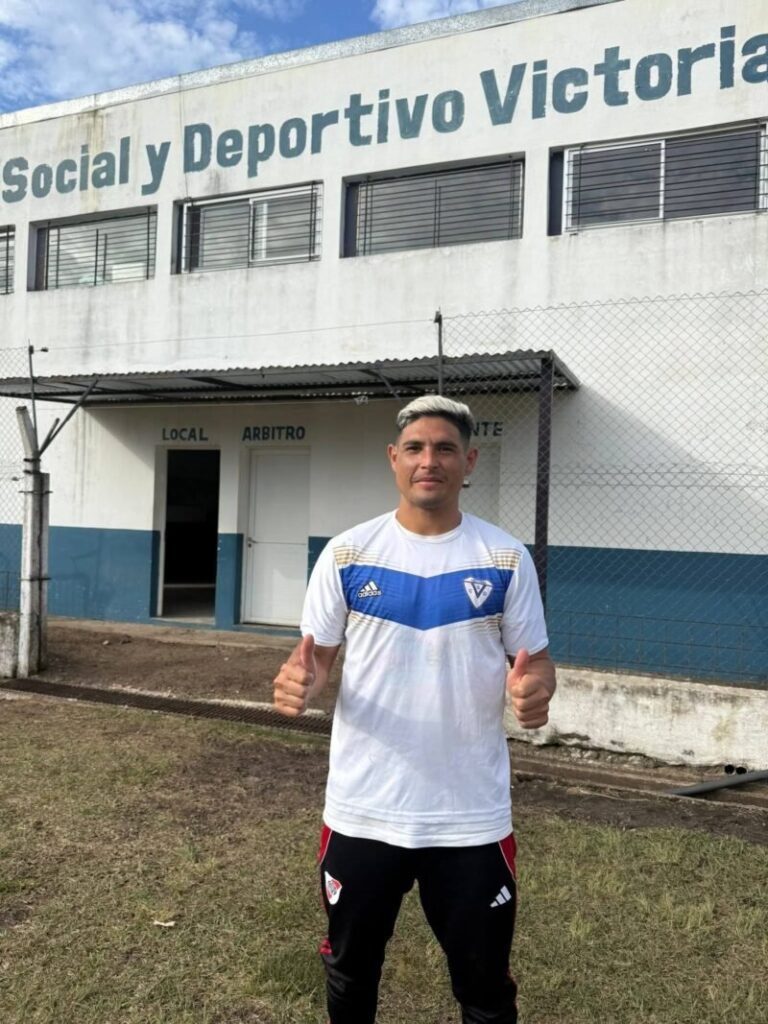 Maximiliano Salas entrenando en el Club Victoria de Curuzú Cuatiá
