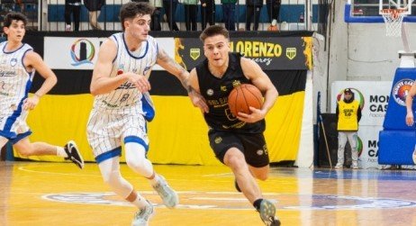 Partido de básquetbol entre San Lorenzo de Monte Caseros y Belgrano de Tucumán