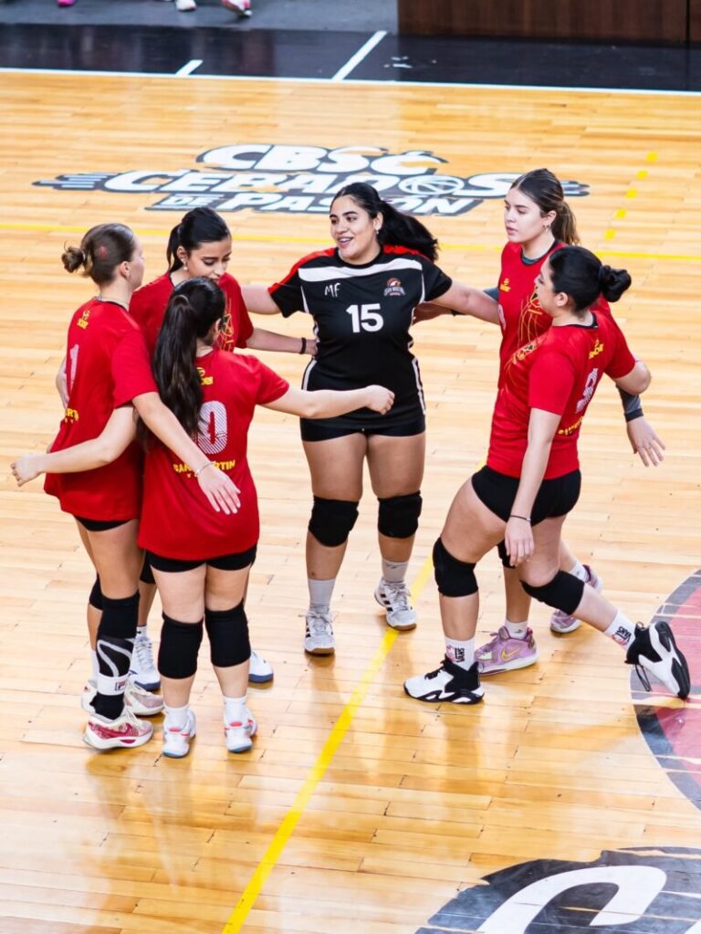 Partido de vóley en el Club San Martín de Corrientes