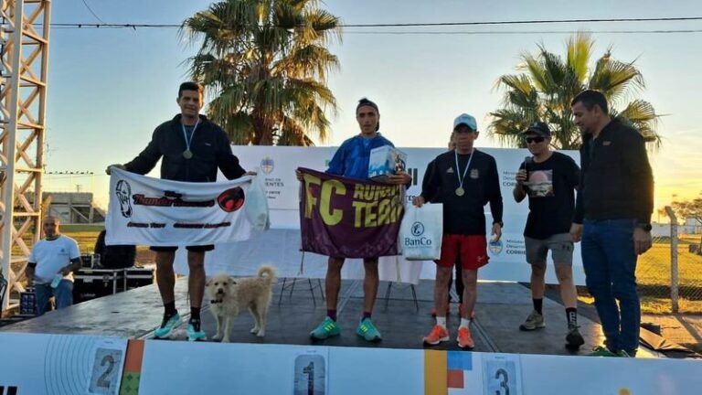 Participantes de la carrera Running 6K Día del Padre en el acceso a El Perichón