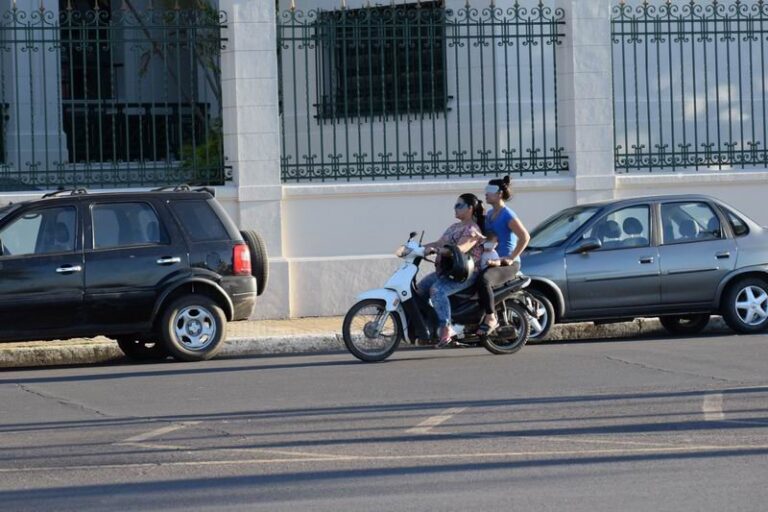 Operativo de tránsito en Corrientes con motociclistas