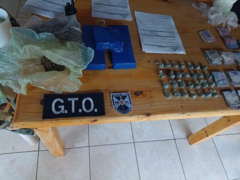 Operativo policial en Paso de los Libres con efectivos y vehículos