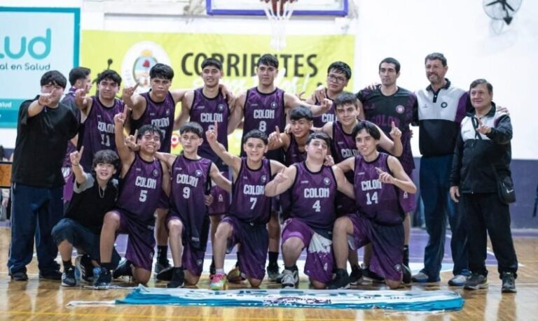 Equipo U17 de básquet del Club Deportivo Colón en entrenamiento