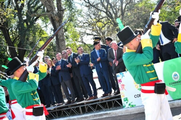 Acto por el 97° aniversario de Mantilla con autoridades provinciales y municipales
