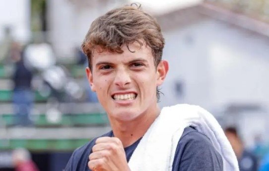 Carlos María Zarate en el M15 de São Paulo