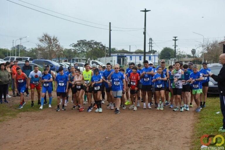 Carrera del Club Atenas en el Velódromo Municipal Lucho López de Goya