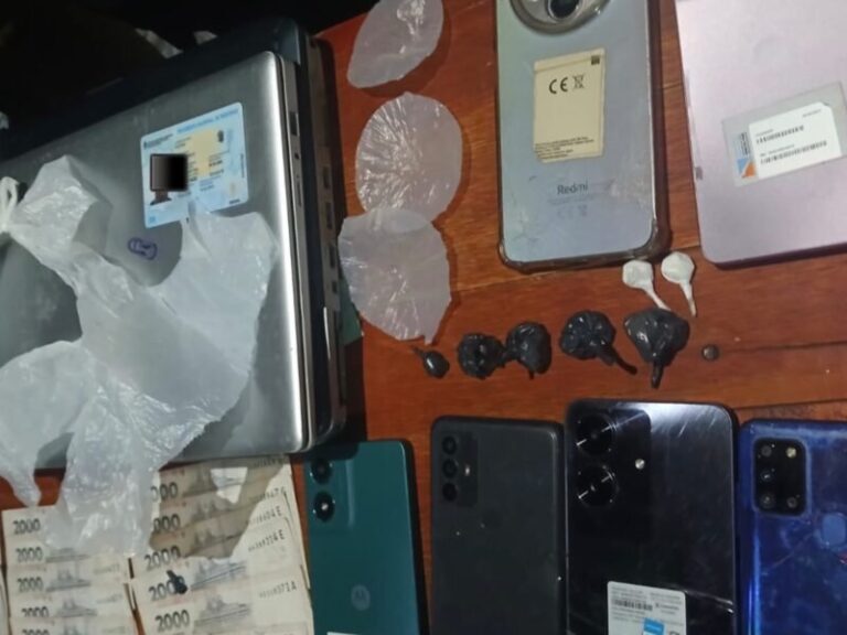 Operativo policial en Goya con dinero secuestrado y droga