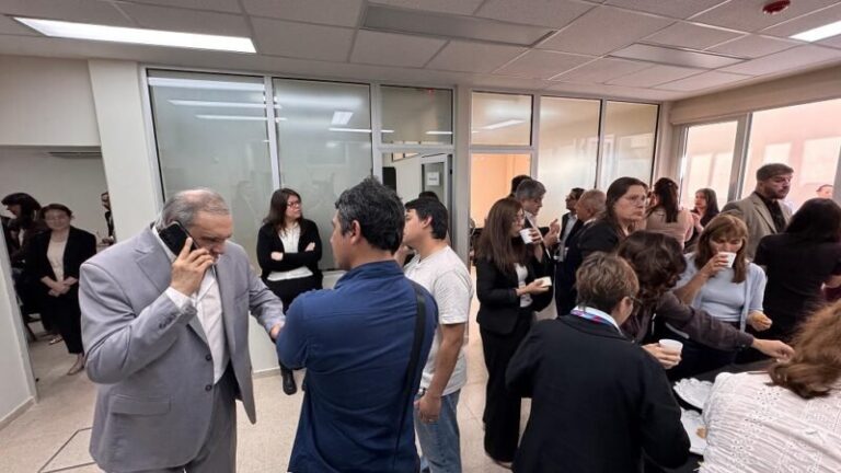 Fachada de la nueva sede de las Defensorías Públicas Civiles en Corrientes