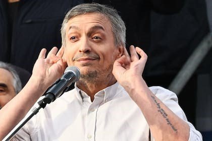 Máximo Kirchner durante un acto político en Carmen de Areco
