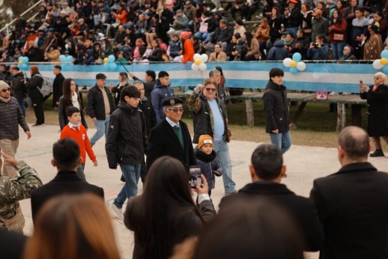 Acto central por el 194° aniversario de Mercedes con autoridades provinciales y municipales