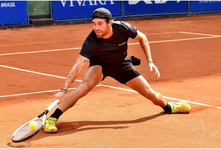Ignacio Monzón durante su partido de cuartos de final en el Challenger de Quito