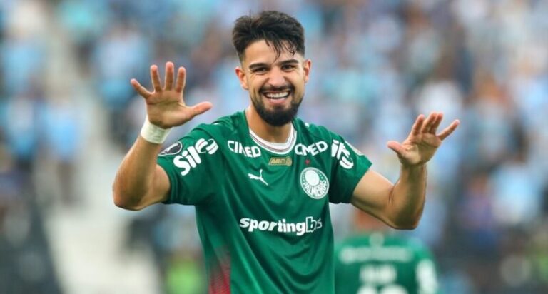 José Manuel Flaco López durante un partido con Palmeiras