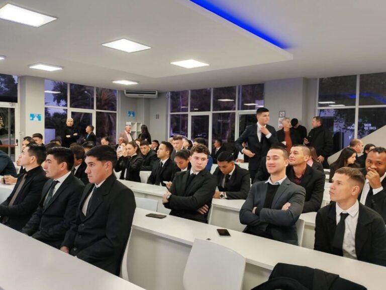 Entrega de diplomas a árbitros y árbitras federales en el predio Lionel Andrés Messi de la AFA