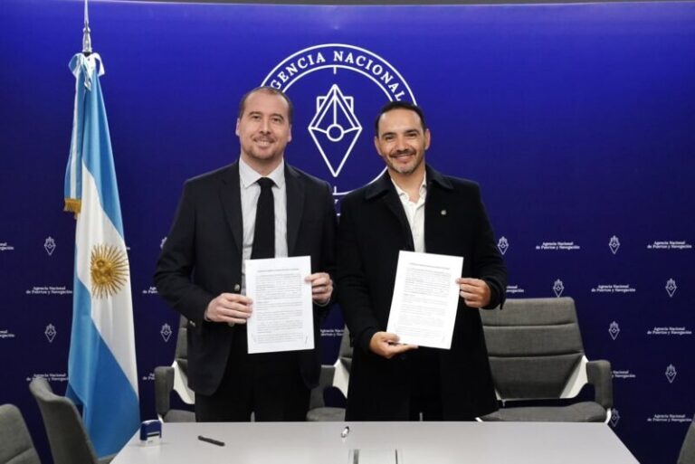 Gobernador Juan Pablo Valdés firma convenio con Agencia Nacional de Puertos y Vías Navegables