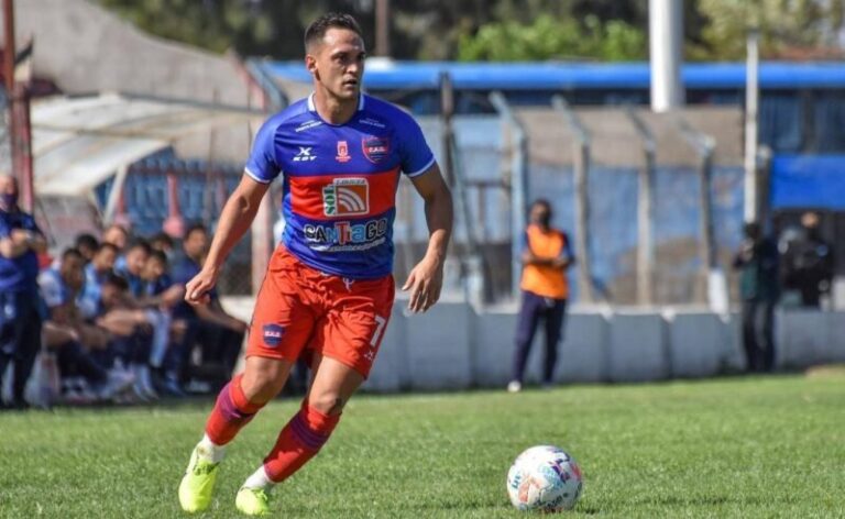 Álvaro Pavón, volante central de Mandiyú
