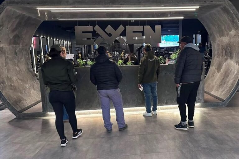 Operativo en sucursal de Exen Gym en Corrientes