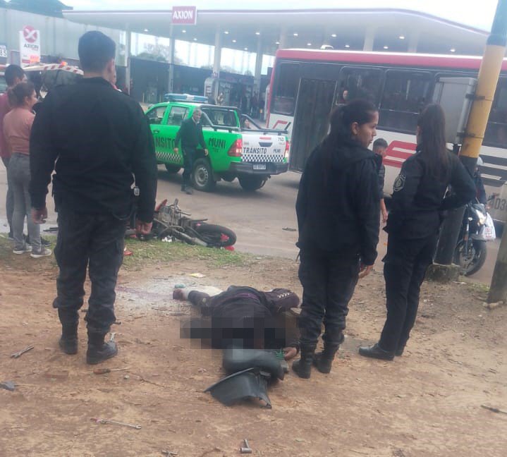 Choque de motocicletas en avenida Maipú y Alta Gracia
