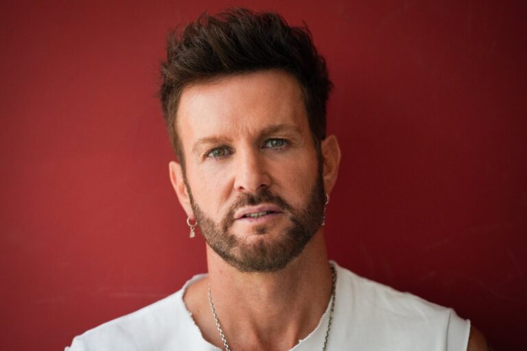 Axel, cantante argentino, durante una presentación en vivo